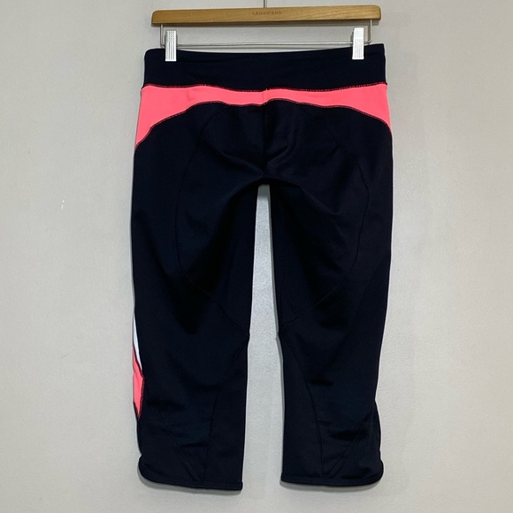 BEBE SPORT || Athletic woman’s Capris size medium - Picture 2 of 6